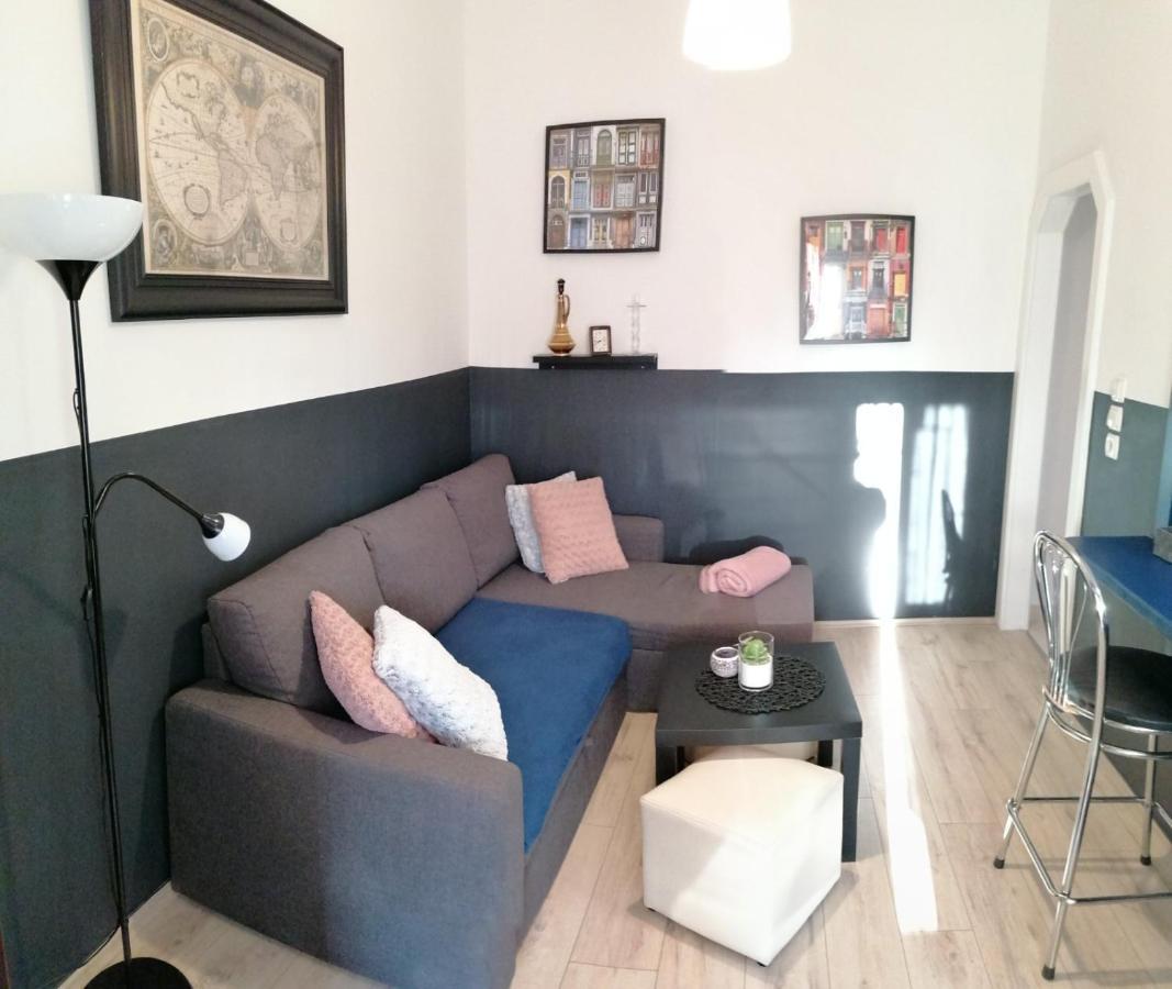 Apartment Nicol Pula Luaran gambar
